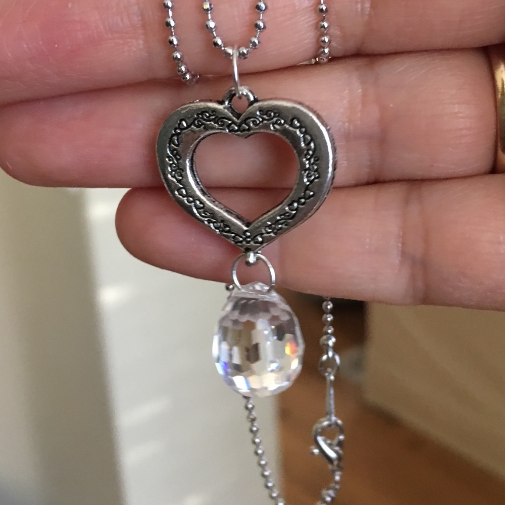 Crystal & pewter pendant and chain - Picture 4 of 4